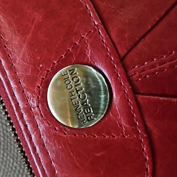 Kenneth Cole Reaction Wallet - Picture 2 of 7
